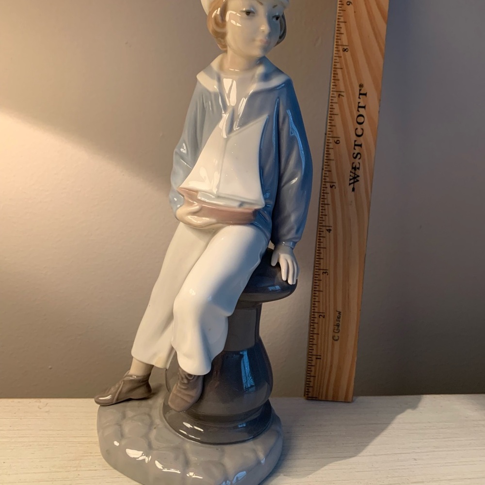 Figurine